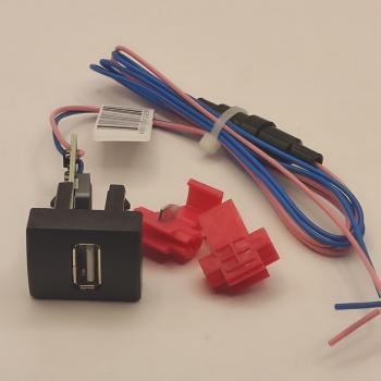 919 р. Зарядник USB 2.0 3A5V15W Гранта-Приора ШТАТ 4631136697329  с доставкой в г. Керчь. Увеличить фотографию 3