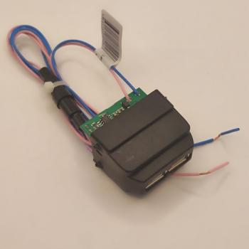 1 269 р. Зарядное устройство USB 2.0 2х2 Largus FLX-ray DusterSandero 5V 3А в консоль ШТАТ 4631160765292  с доставкой в г. Керчь. Увеличить фотографию 4