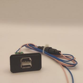 1 049 р. Двухгнёздное зарядное устройство USB 2.0 2х2 2107 ШТАТ 4631136697305  с доставкой в г. Керчь. Увеличить фотографию 2