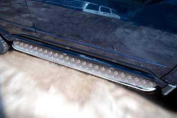 Пороги труба с листом (d42) SLITKOFF Toyota Highlander  XU70 (2020-2025) (Лист алюминиевый, профиль нержавейка)