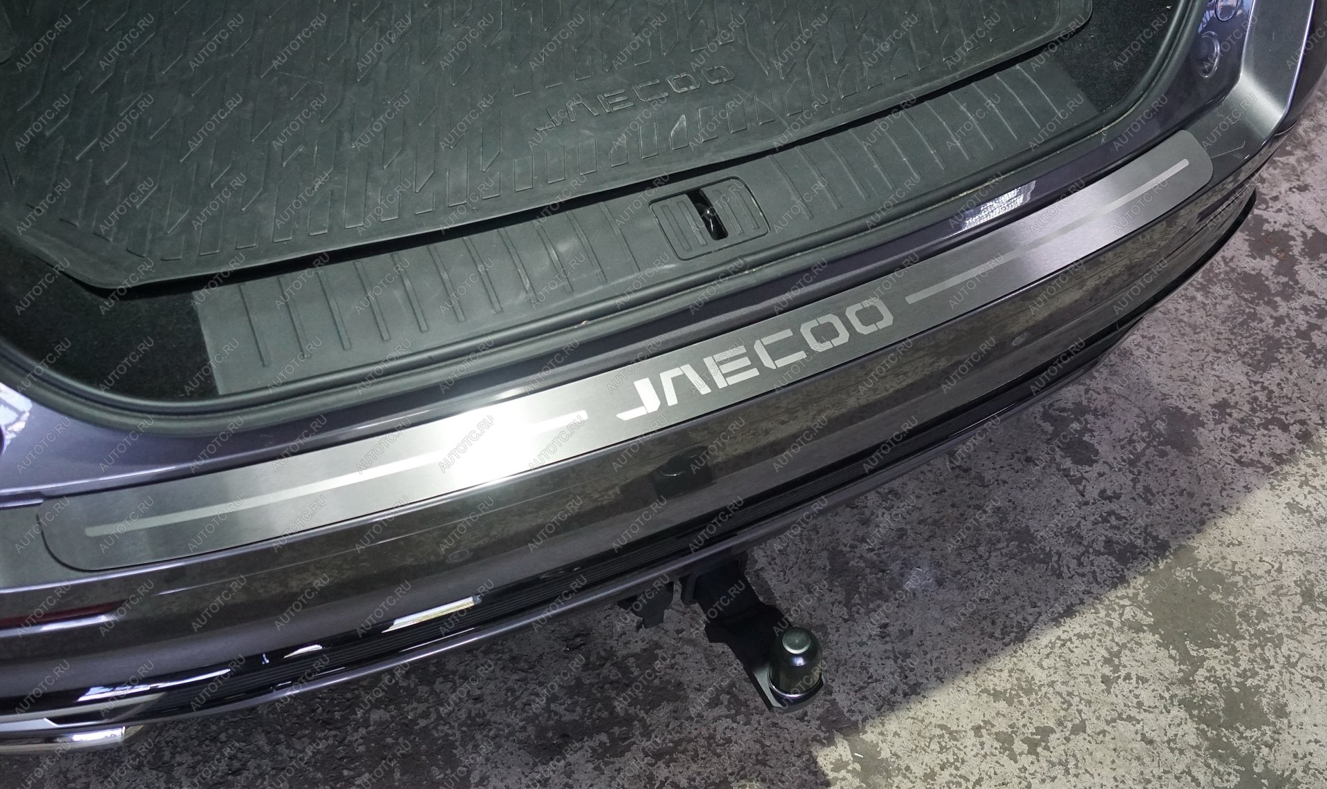 3 999 р. Накладка на задний бампер (лист шлифованный надпись Jaecoo)  jaecooj82401  с доставкой в г. Керчь