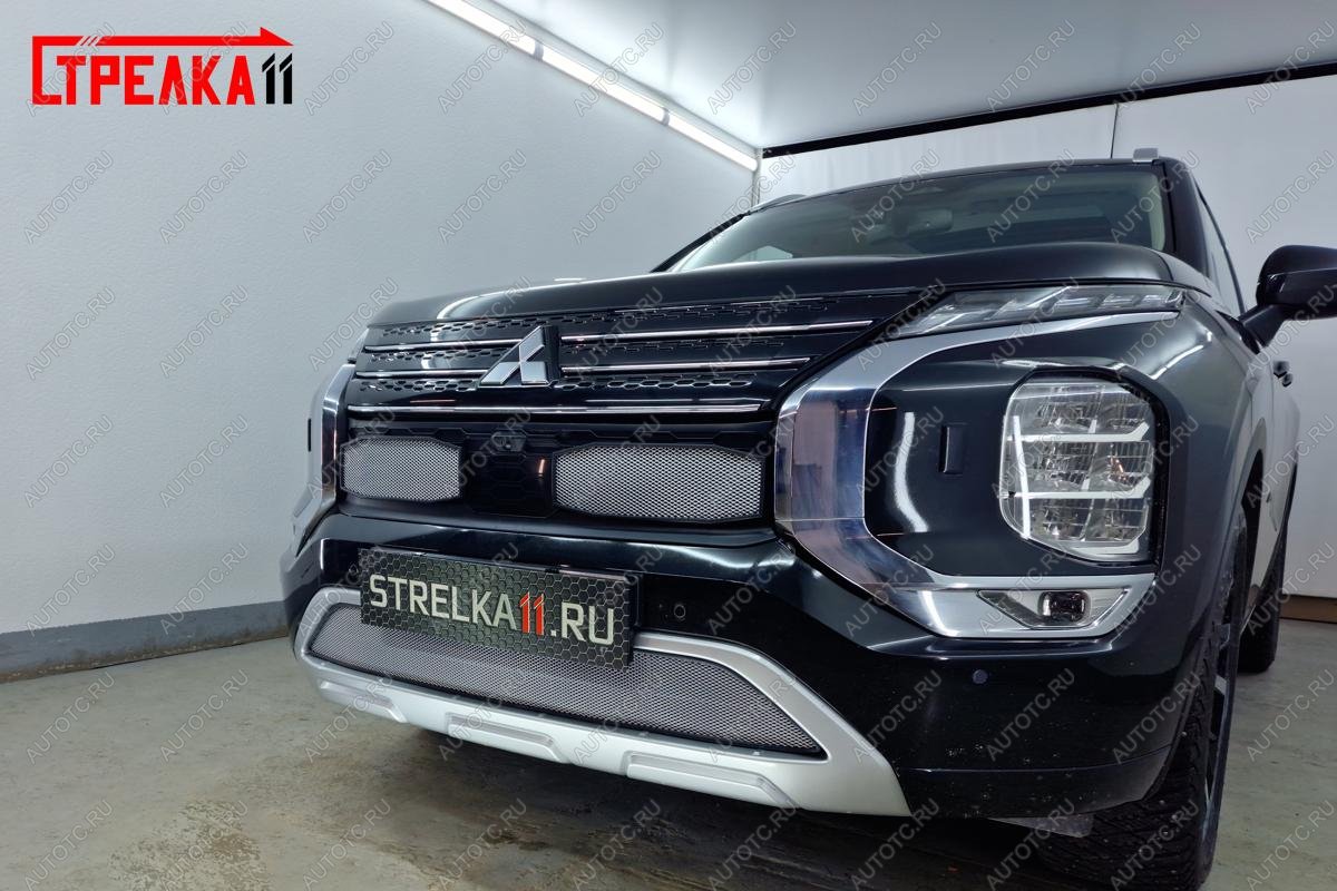 7 649 р. Защита радиатора (3 части, с парктроником) Стрелка11 Стандарт  Mitsubishi Outlander  GF (2018-2022) 3-ий рестайлинг (хром)  с доставкой в г. Керчь