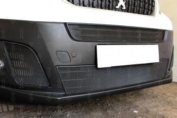 5 949 р. Защита радиатора (2 части центральные) Стрелка11 Стандарт Peugeot Expert K0 цельнометаллический фургон дорестайлинг (2016-2024) (черная)  с доставкой в г. Керчь. Увеличить фотографию 2