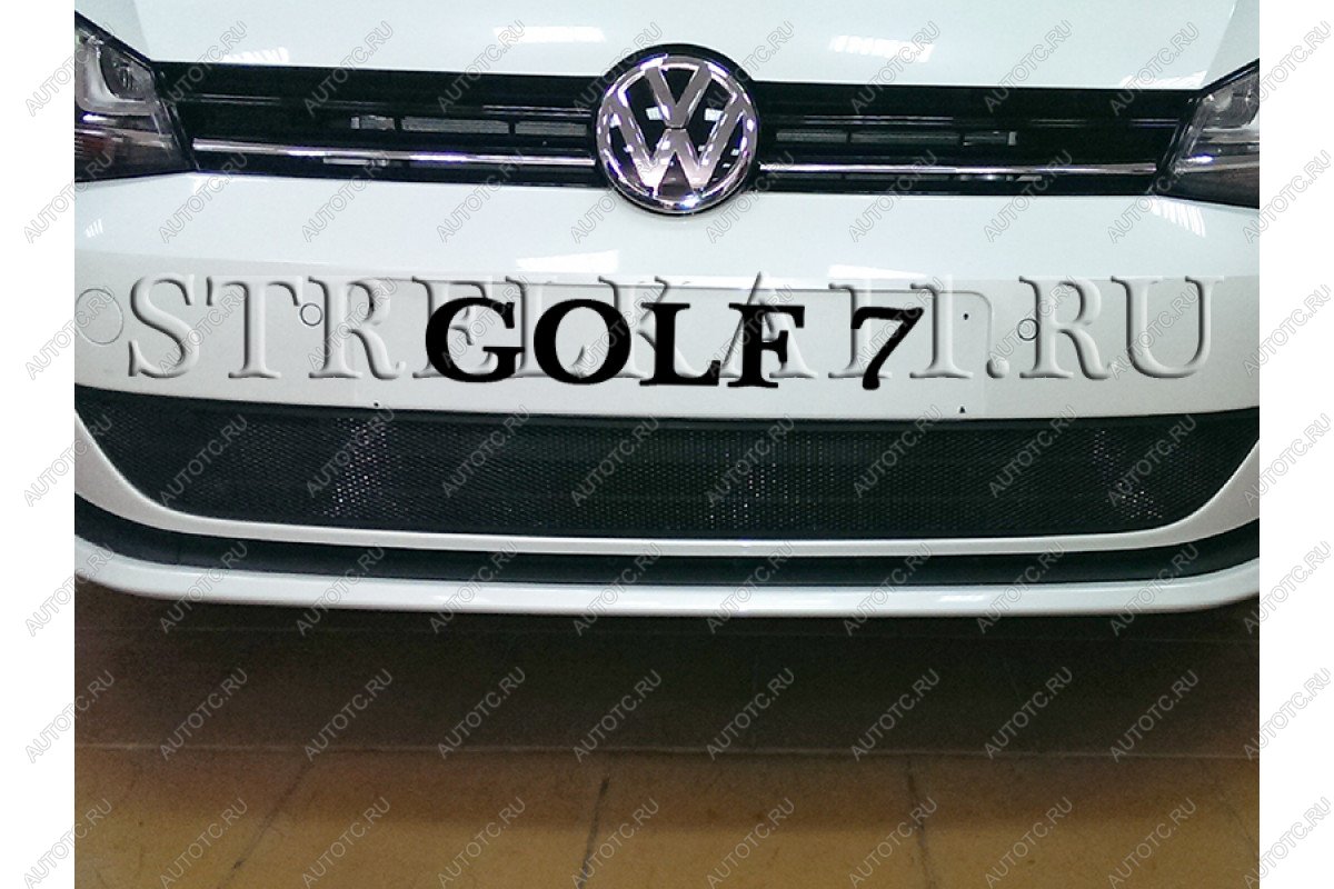 2 899 р. Защита радиатора Стрелка11 Стандарт Volkswagen Golf 7 дорестайлинг, хэтчбэк 5 дв. (2012-2017) (черная)  с доставкой в г. Керчь