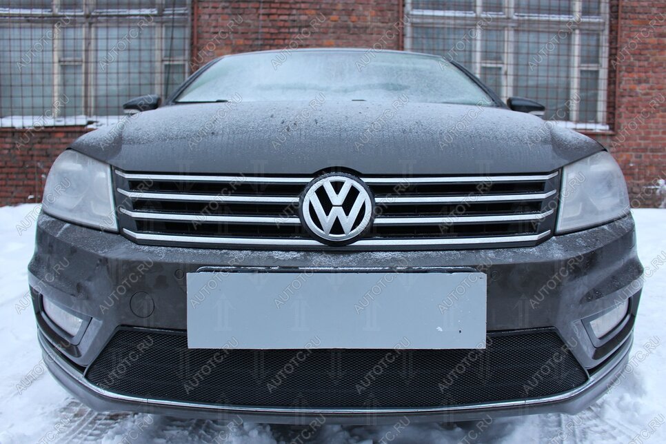 2 999 р. Защита радиатора (Style) Стрелка11 Стандарт Volkswagen Passat B7 седан (2010-2015) (черная)  с доставкой в г. Керчь