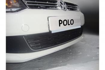 2 899 р. Защита радиатора Стрелка11 Стандарт Volkswagen Polo 5 седан дорестайлинг (2009-2015) (черная)  с доставкой в г. Керчь. Увеличить фотографию 2