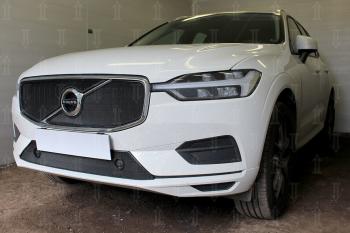  Защита радиатора (Momentum) (верх 2 части) Стрелка11 Стандарт Volvo XC60 (2017-2022) (черная)