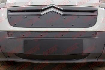 Зимняя заглушка решетки радиатора (середина) Стрелка11 CITROEN Jumper  250 (2006-2014) (черная)