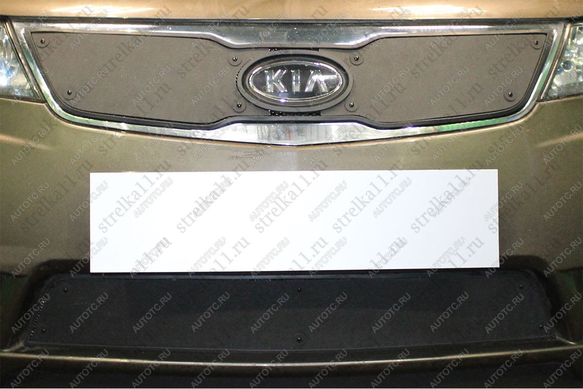 759 р. Зимняя заглушка решетки радиатора (низ) Стрелка11 KIA Cerato 2 TD седан (2008-2013) (черная)  с доставкой в г. Керчь