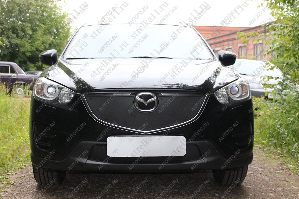 759 р. Зимняя заглушка решетки радиатора (с парктроником, верх) Стрелка11 Mazda CX-5 KE рестайлинг (2015-2017) (черная)  с доставкой в г. Керчь