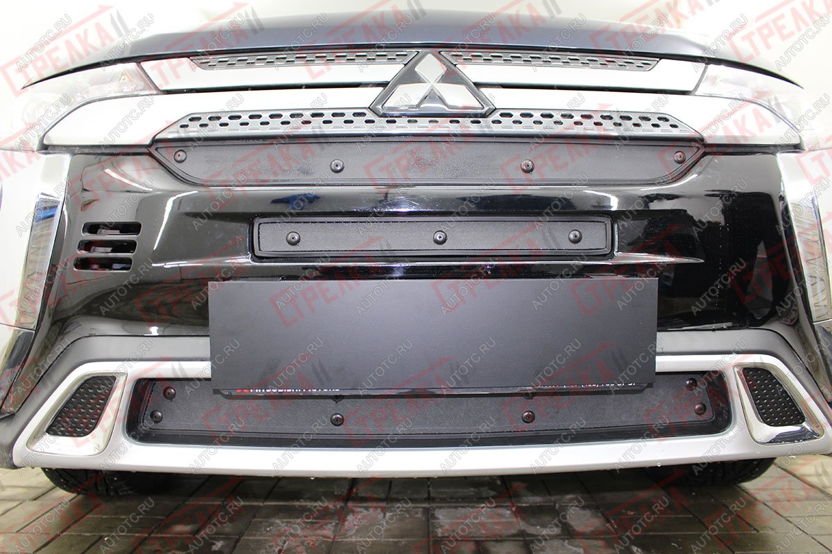 759 р. Зимняя заглушка решетки радиатора (низ) Стрелка11 Mitsubishi Outlander GF 3-ий рестайлинг (2018-2022) (черная)  с доставкой в г. Керчь