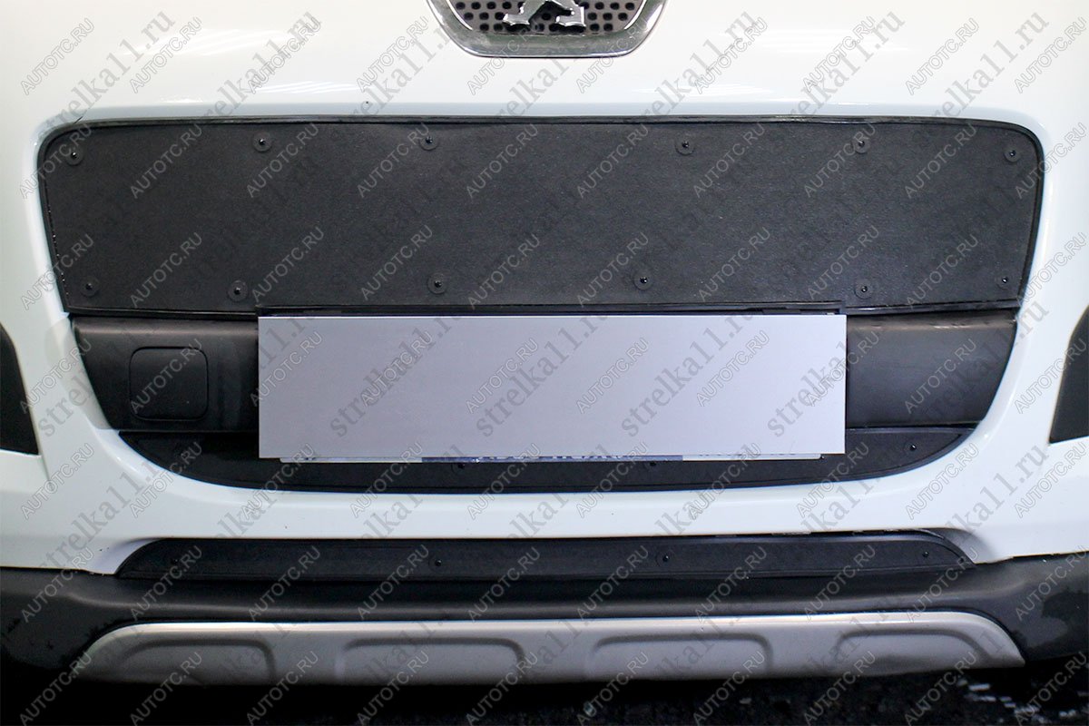759 р. Зимняя заглушка решетки радиатора (низ) Стрелка11  Peugeot 3008 (2009-2013) дорестайлинг (черная)  с доставкой в г. Керчь