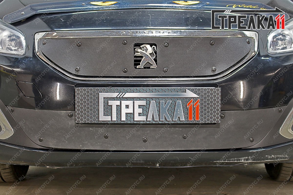 759 р. Зимняя заглушка решетки радиатора (низ) Стрелка11 Peugeot Boxer 250 (2006-2014) (черная)  с доставкой в г. Керчь