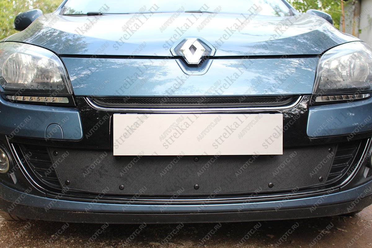 759 р. Зимняя заглушка решетки радиатора (низ) Стрелка11  Renault Megane  купе 3 дв. (2012-2014) 1-ый рестайлинг (черная)  с доставкой в г. Керчь