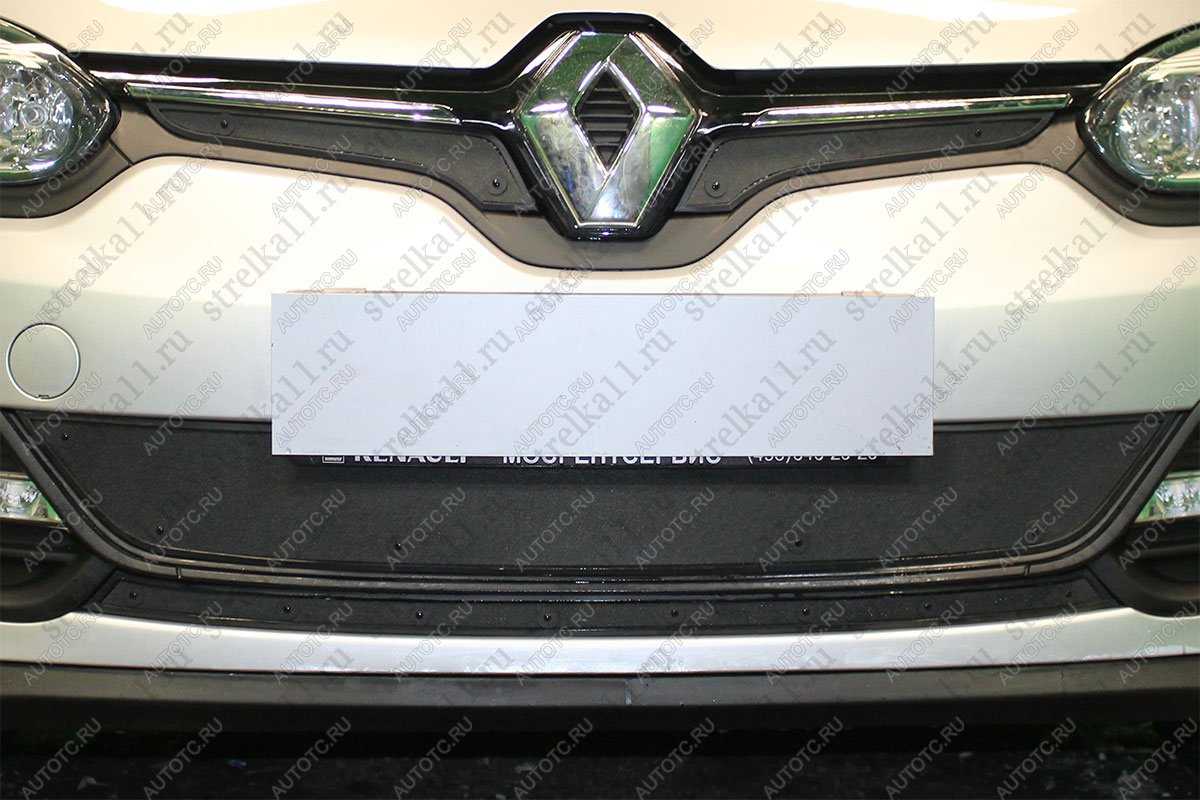 759 р. Зимняя заглушка решетки радиатора (верх, 2 части) Стрелка11 Renault Megane универсал  рестайлинг (2013-2016) (черная)  с доставкой в г. Керчь