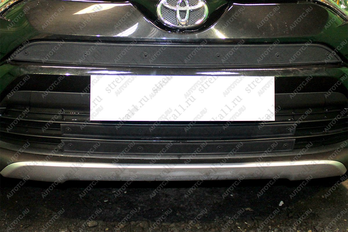 759 р. Зимняя заглушка решетки радиатора (верх) Стрелка11 Toyota RAV4 XA40 5 дв. рестайлинг (2015-2019) (черная)  с доставкой в г. Керчь