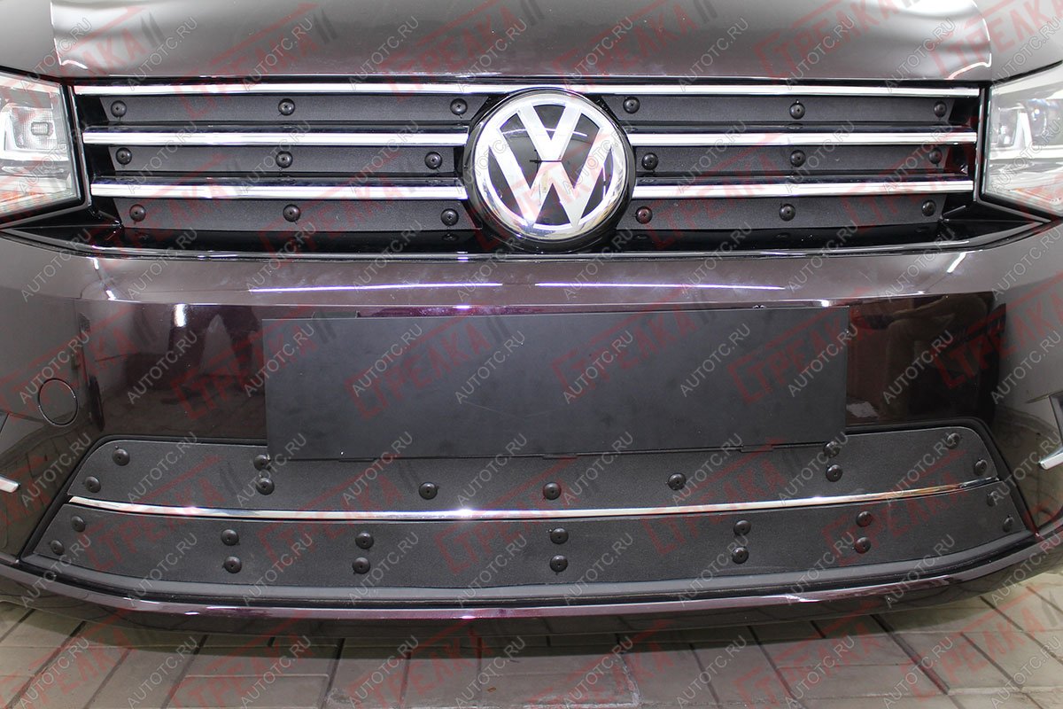 1 479 р. Зимняя заглушка решетки радиатора (верх 6 частей) Стрелка11  Volkswagen Caddy  2K (2015-2020) рестайлинг (черная)  с доставкой в г. Керчь
