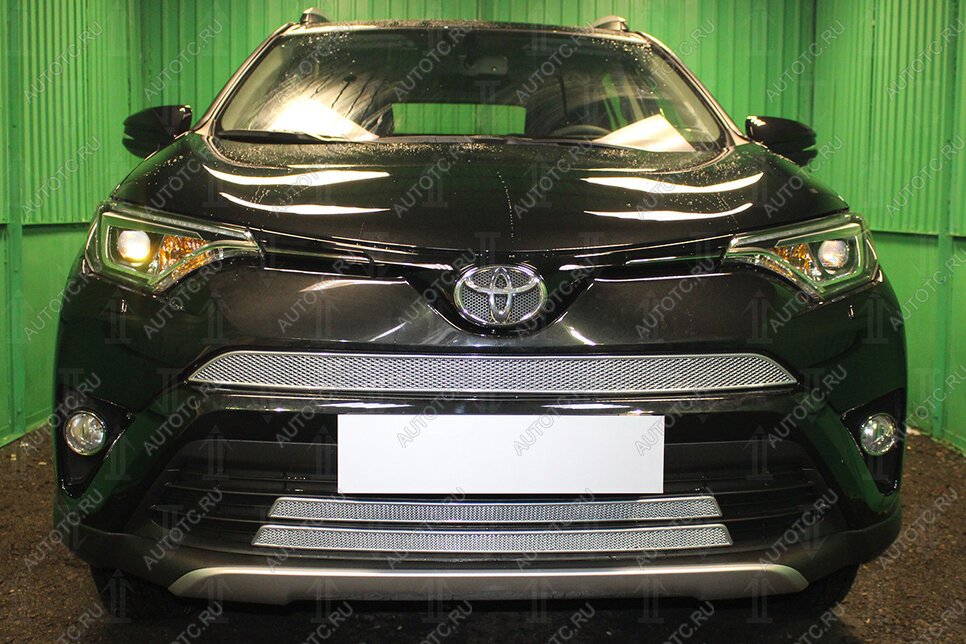 4 199 р. Защита радиатора (верх) Стрелка11 PREMIUM  Toyota RAV4  XA40 (2015-2019) 5 дв. рестайлинг (хром)  с доставкой в г. Керчь