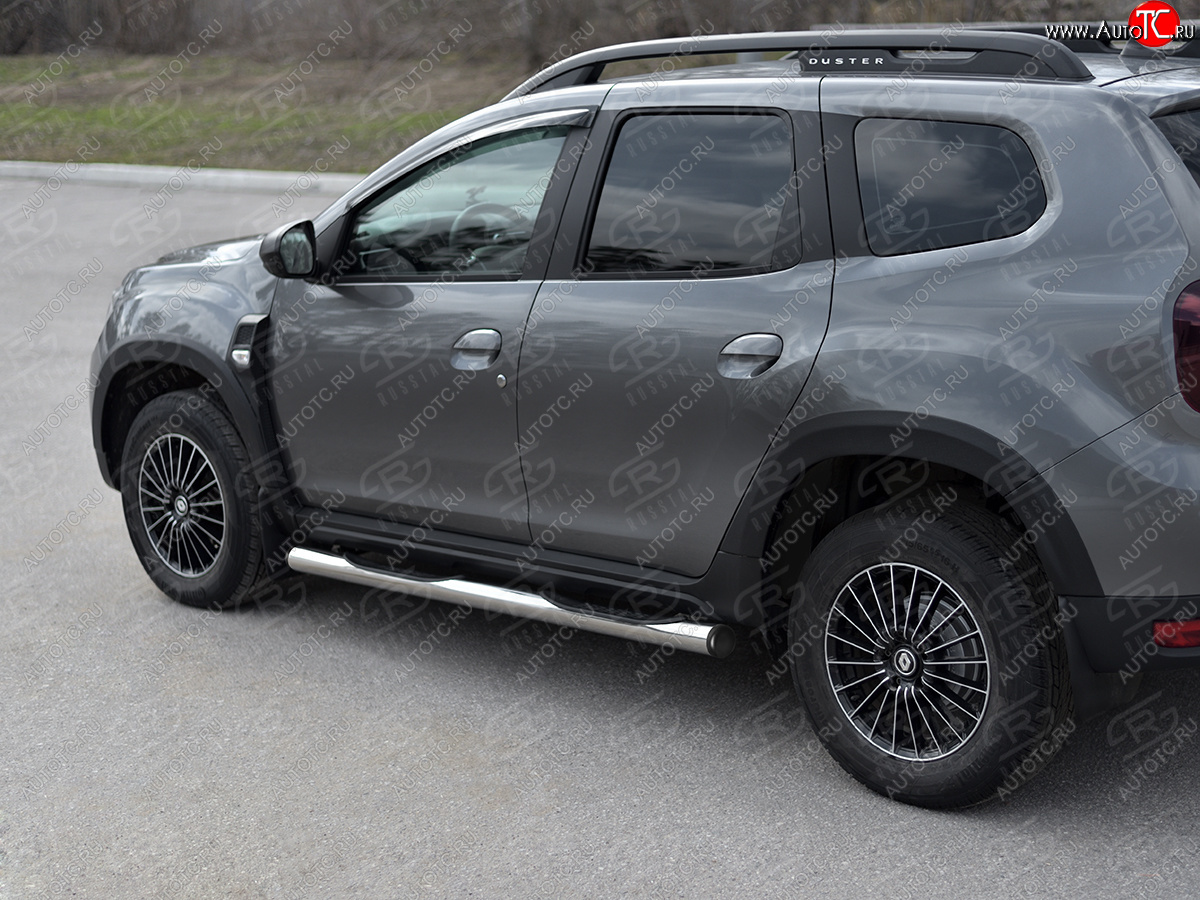 19 999 р. Защита порогов (Ø76 мм, с проступью) SLITKOFF  Renault Duster  HM (2021-2024) рестайлинг (с пластиковыми заглушками на торцах, полированная нержавейка)  с доставкой в г. Керчь