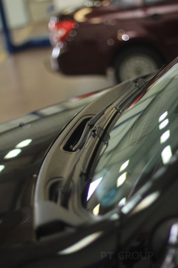 2 679 р. Накладка в проем стеклоочистителей лобового (жабо) Petroil Tuning  Renault Duster  HS (2010-2021) дорестайлинг, рестайлинг (Текстурная поверхность)  с доставкой в г. Керчь. Увеличить фотографию 2