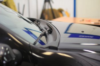 2 679 р. Накладка в проем стеклоочистителей лобового (жабо) Petroil Tuning  Renault Duster  HS (2010-2021) дорестайлинг, рестайлинг (Текстурная поверхность)  с доставкой в г. Керчь. Увеличить фотографию 3