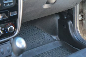 2 969 р. Накладки на ковролин АртФорм Renault Duster HS рестайлинг (2015-2021) (Передние)  с доставкой в г. Керчь. Увеличить фотографию 2
