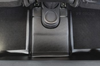 2 029 р. Накладки на ковролин заднего ряда Petroil Tuning  Renault Duster  HS (2010-2021) дорестайлинг, рестайлинг  с доставкой в г. Керчь. Увеличить фотографию 2