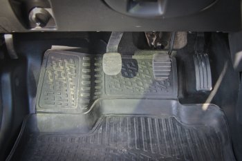 2 969 р. Накладки на ковролин АртФорм Renault Duster HS дорестайлинг (2010-2015) (Передние боковые)  с доставкой в г. Керчь. Увеличить фотографию 2