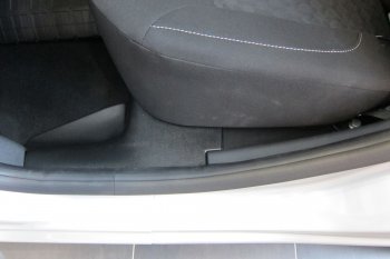 3 089 р. Накладки на ковролин пола Petroil Tuning  Renault Logan  2 (2014-2025) дорестайлинг, рестайлинг (Боковые)  с доставкой в г. Керчь. Увеличить фотографию 2