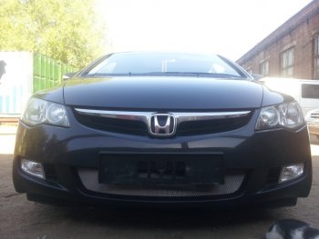 Защитная сетка радиатора в бампер (ячейка 3х7 мм) Стрелка11 Стандарт Honda Civic  FD (2005-2008) седан дорестайлинг (хром)