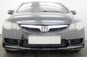 Защитная сетка радиатора в бампер (ячейка 3х7 мм) Стрелка11 Стандарт Honda Civic  FD (2009-2011) седан рестайлинг (черная)