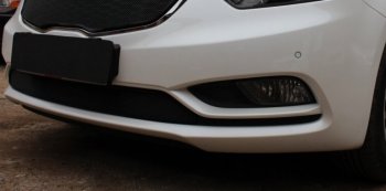 Защитная сетка радиатора в бампер (ячейка 3х7 мм) Стрелка11 Стандарт KIA Cerato  3 YD (2013-2016) дорестайлинг седан (черная)