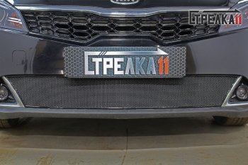 Защитная сетка радиатора в бампер (ячейка 4х10 мм) Стрелка11 Премиум KIA Rio ( 4 FB,  4 YB) (2020-2025) рестайлинг седан, рестайлинг, хэтчбэк (черная)
