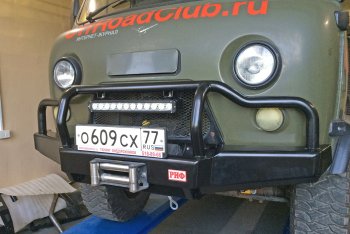 45 409 р. Бампер силовой передний (лифт 65 мм) РИФ  Уаз Буханка  452 (1965-2025) 2206 микроавтобус, 3303 бортовой грузовик, 3741 цельнометаллический фургон, 39094 (Фермер) бортовой грузовик (усиленный, c площ. под лебёдку, с низкой защитной дугой)  с доставкой в г. Керчь. Увеличить фотографию 3
