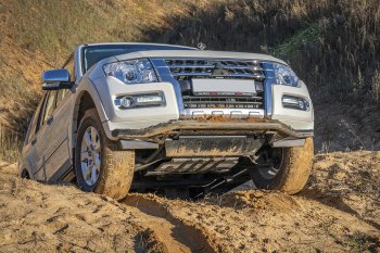 44 249 р. Бампер передний силовой РИФ Mitsubishi Pajero 4 V90 2-ой рестайлинг (2014-2020) (Под площадку для лебёдки RIFPJR-30000 с защитой радиатора)  с доставкой в г. Керчь. Увеличить фотографию 4