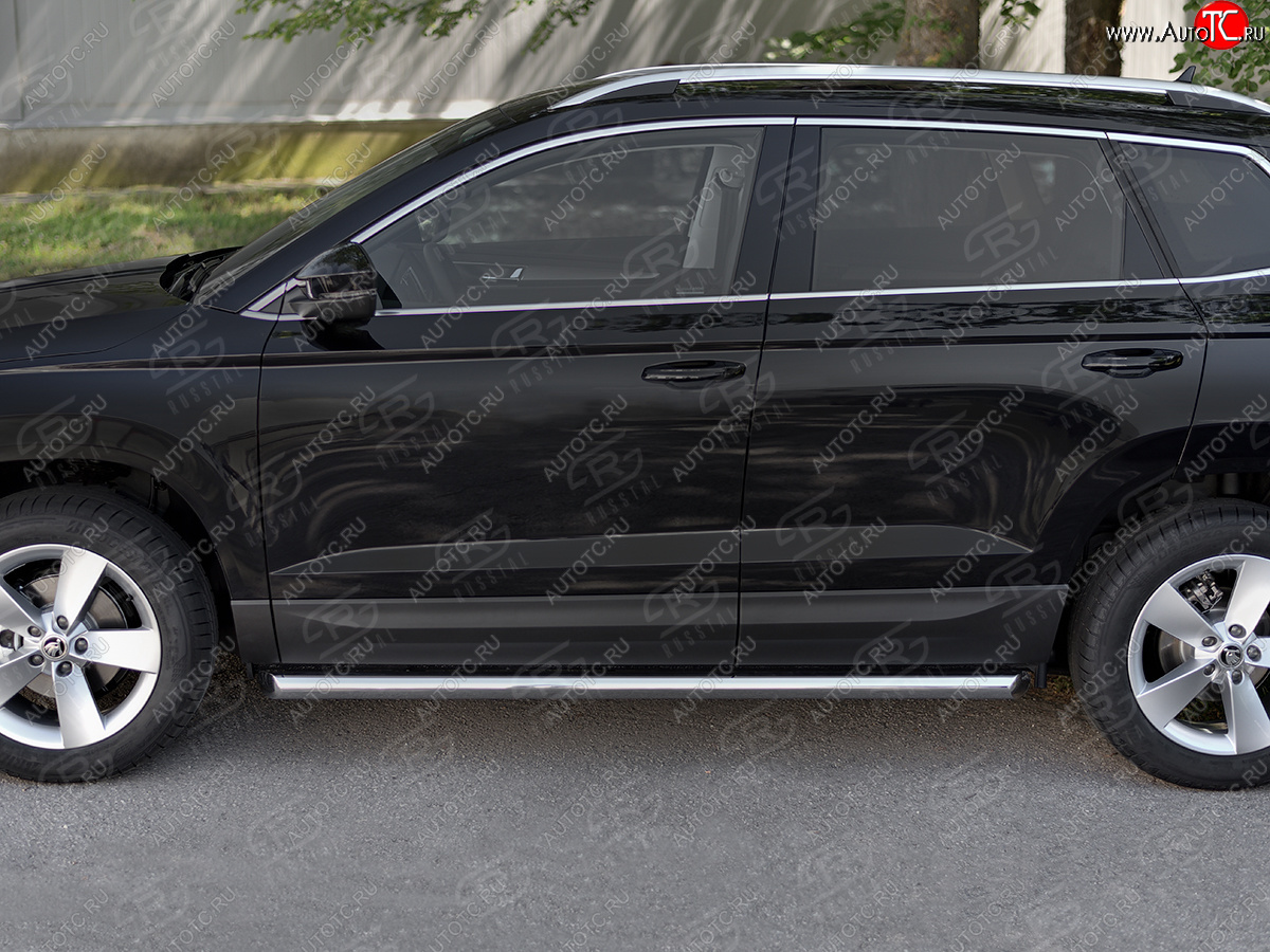 19 999 р. Защита порогов на SLITKOFF труба d63  Skoda Karoq  NU7 (2017-2025) дорестайлинг, рестайлинг (защита порогов со скосами на торцах)  с доставкой в г. Керчь