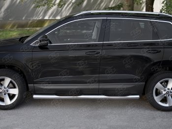 Защита порогов на SLITKOFF труба d76 с накладкой Skoda Karoq  NU7 (2017-2025) дорестайлинг, рестайлинг (защита порогов с закругленными торцами)