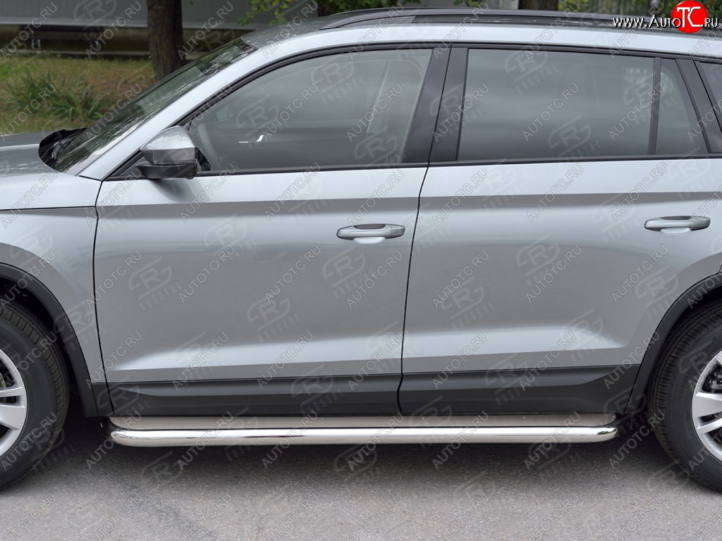 39 999 р. Порожки для ног (Ø63) SLITKOFF  Skoda Kodiaq  NU7 (2017-2021) дорестайлинг (лист - нержавейка, профиль - нержавейка)  с доставкой в г. Керчь
