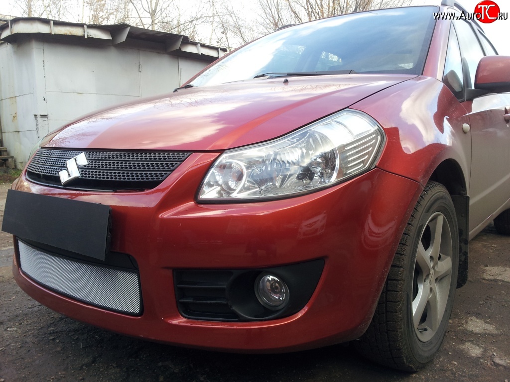 1 539 р. Сетка на бампер (хетчбек) Russtal (хром) Suzuki SX4 GYA,GYB  рестайлинг, хэтчбэк (2010-2016)  с доставкой в г. Керчь