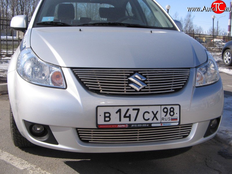 5 999 р. Декоративная вставка решетки радиатора (седан) Berkut Suzuki SX4 GYA,GYB  рестайлинг, хэтчбэк (2010-2016)  с доставкой в г. Керчь