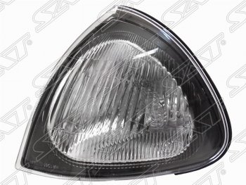 Левый указатель поворота передний SAT (чёрный) Toyota Avensis  T220 седан (1997-2001) дорестайлинг