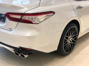 19 499 р. Накладка заднего бампера HEMMES  Toyota Camry  XV70 (2017-2025) дорестайлинг, рестайлинг (неокрашенная)  с доставкой в г. Керчь. Увеличить фотографию 3