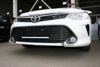 1 239 р. Сетка на бампер внешняя Arbori Toyota Camry XV55 1-ый рестайлинг (2014-2017) (Черная 15 мм)  с доставкой в г. Керчь. Увеличить фотографию 2