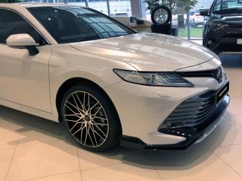 16 999 р. Накладка переднего бампера HEMMES  Toyota Camry  XV70 (2017-2021) дорестайлинг (неокрашенная)  с доставкой в г. Керчь. Увеличить фотографию 4