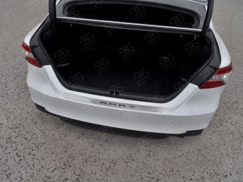 Защитная накладка заднего бампера Russtal Toyota Camry XV70 дорестайлинг (2017-2021) (нержавейка шлифованная с надписью)