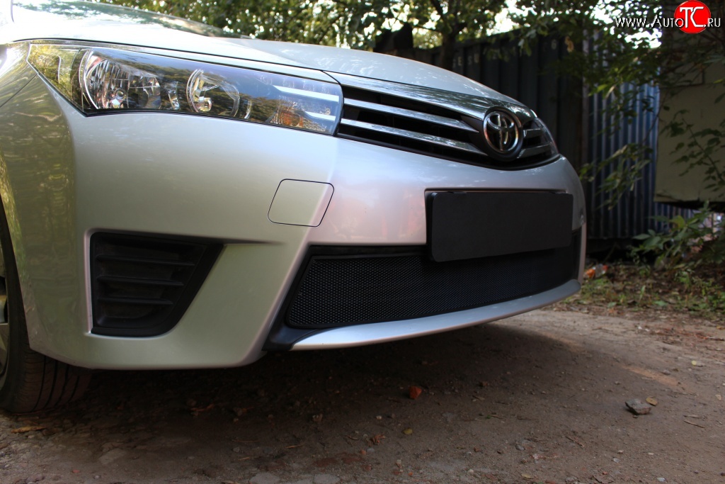 1 469 р. Сетка на бампер Russtal (черная) Toyota Corolla E180 рестайлинг (2016-2019)  с доставкой в г. Керчь