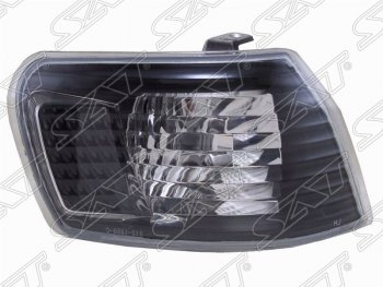 Правый указатель поворота передний SAT (черный хрусталь, 12-450) Toyota Corolla E110 универсал дорестайлинг (1997-2000)