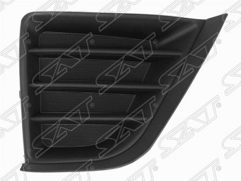 Правая Заглушка ПТФ в бампер SAT Toyota Corolla  E180 (2013-2016) дорестайлинг