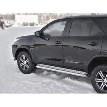 30 799 р. Порожки для ног (труба Ø63) SLITKOFF  Toyota Fortuner  AN160 (2015-2025) дорестайлинг, рестайлинг (лист - алюминий, профиль - сталь)  с доставкой в г. Керчь. Увеличить фотографию 3