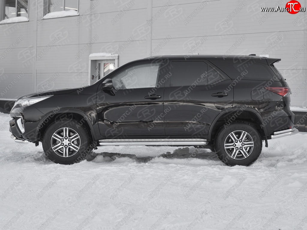 30 799 р. Порожки для ног (труба Ø63) SLITKOFF  Toyota Fortuner  AN160 (2015-2025) дорестайлинг, рестайлинг (лист - алюминий, профиль - сталь)  с доставкой в г. Керчь